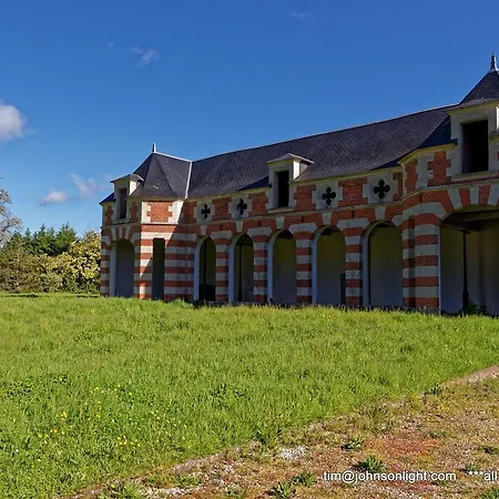Chateau De Puybelliard בית כפרי